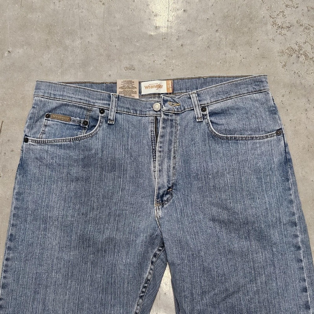 NWT Wrangler Rugged Men's Comfort Fit Jean 36x29 - Wrangler Authentics - Picture 4 of 8